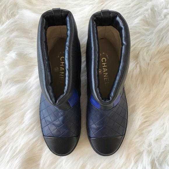 Chanel quilted leather sneaker style ankle boots - Picture 2 of 7